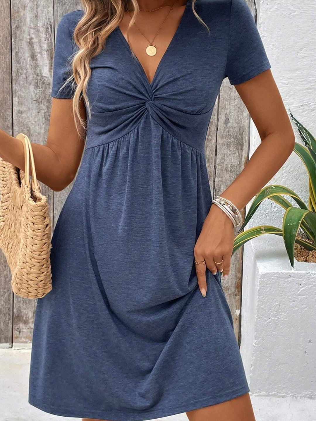 Issy Elegant short sleeve dress