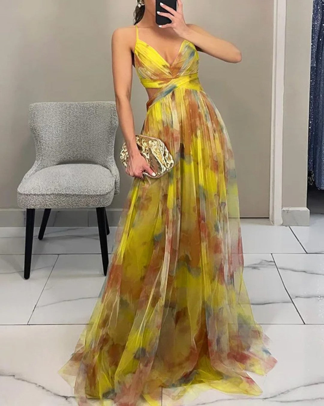 Giselle - Charming Maxi Dress with Floral Print